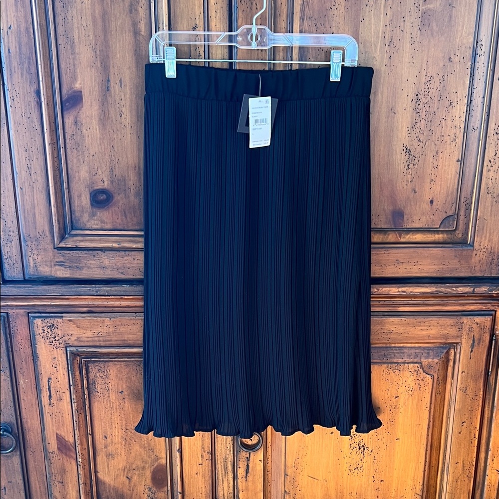 NWT Pleione Black Pleated Gatsby Skirt